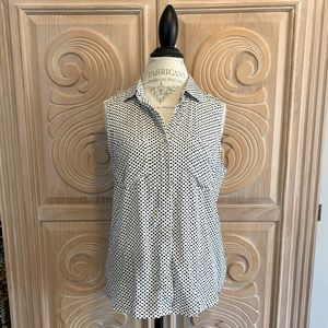 Cute Sleeveless Button Up Top. Size Large NWT